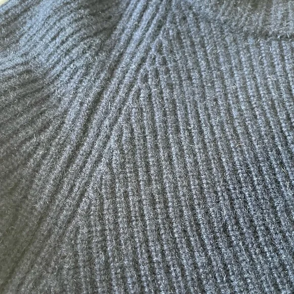 NWOT Quince Mongolian Cashmere Fisherman Crewneck Sweater 100% Cashmere - Small - Picture 7 of 13